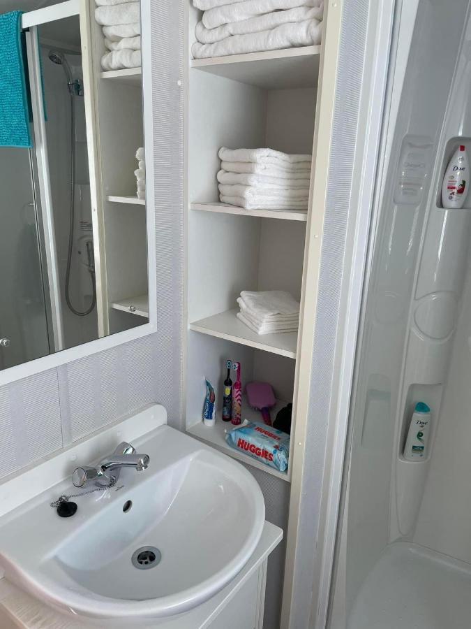 Parkdean Static Caravan On Cherry Tree Holiday Park Great Yarmouth Exteriör bild